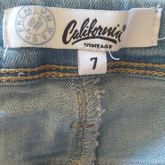 California Vintage | Light Wash Skinny Jeans | 7 - Picture 7 of 8